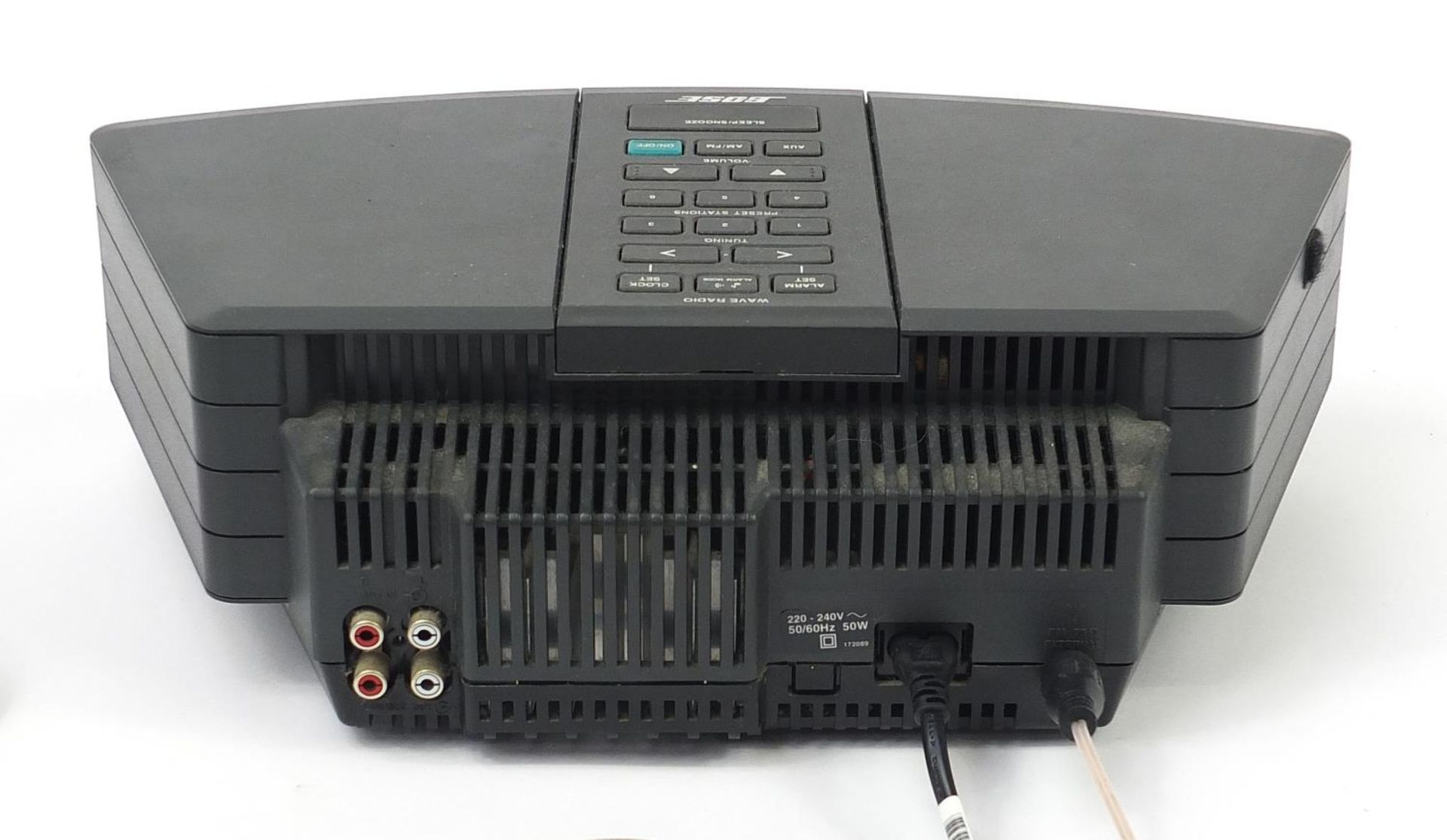 Bose Wave radio model AWR1-2W, sold as seen - Image 3 of 3