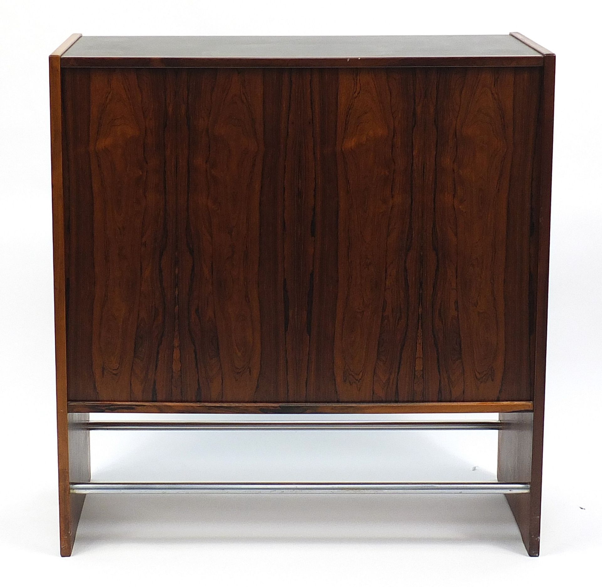 Poul Heltborg for Heltborg Mobler, Danish rosewood cocktail or buffet bar with sliding glass - Image 4 of 4