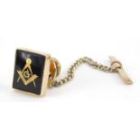 14ct gold black onyx masonic tie tack, 1.2cm x 1cm