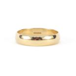 9ct gold wedding band, size L/M, 1.9g