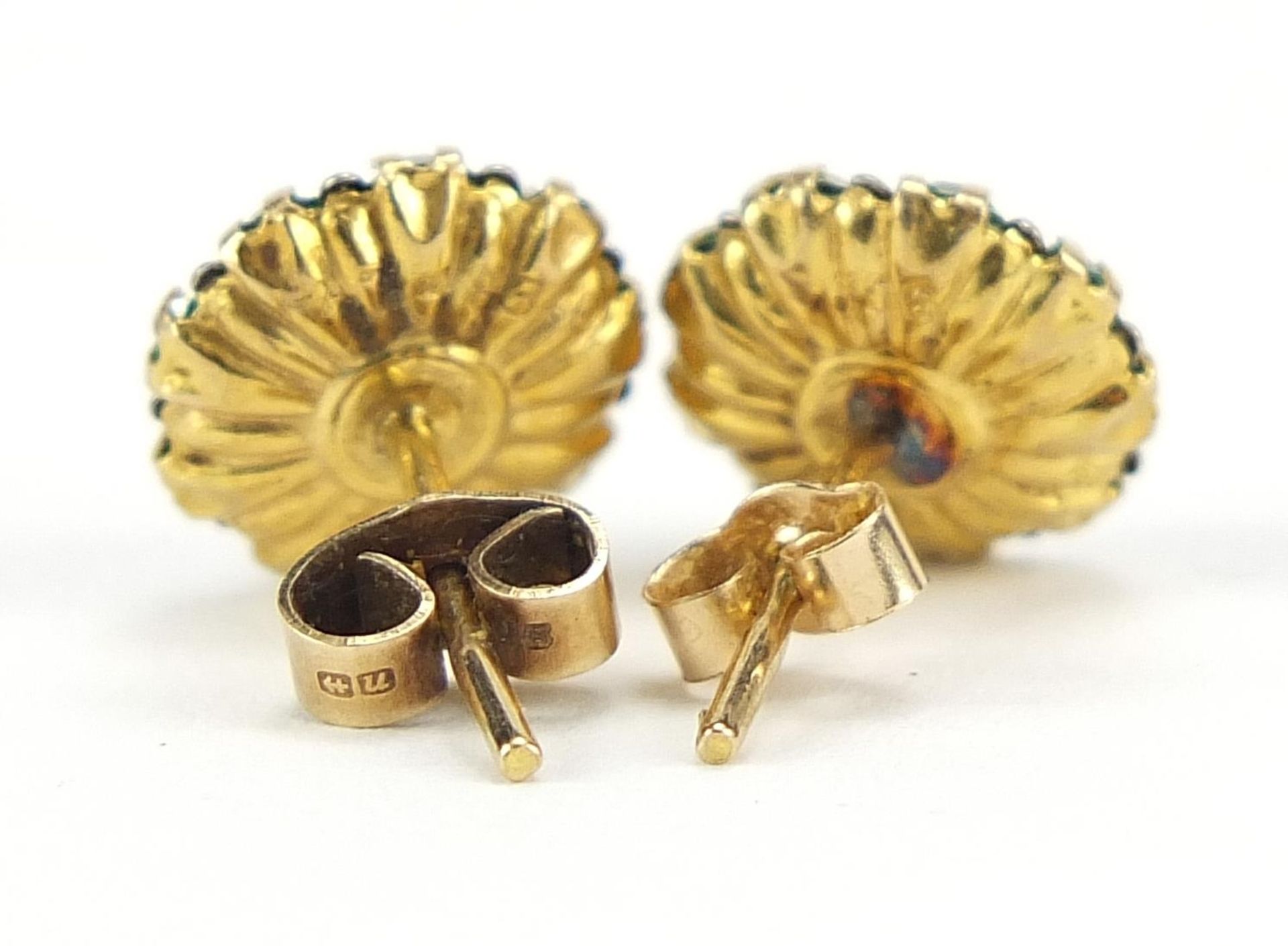 Pair of 9ct gold clear stone/paste stud earrings, 9.5mm in diameter, 1.4g - Bild 3 aus 3