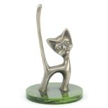 Modernist Austrian silvered sculpture of a cat in the style of Hagenauer, raised on a circular green