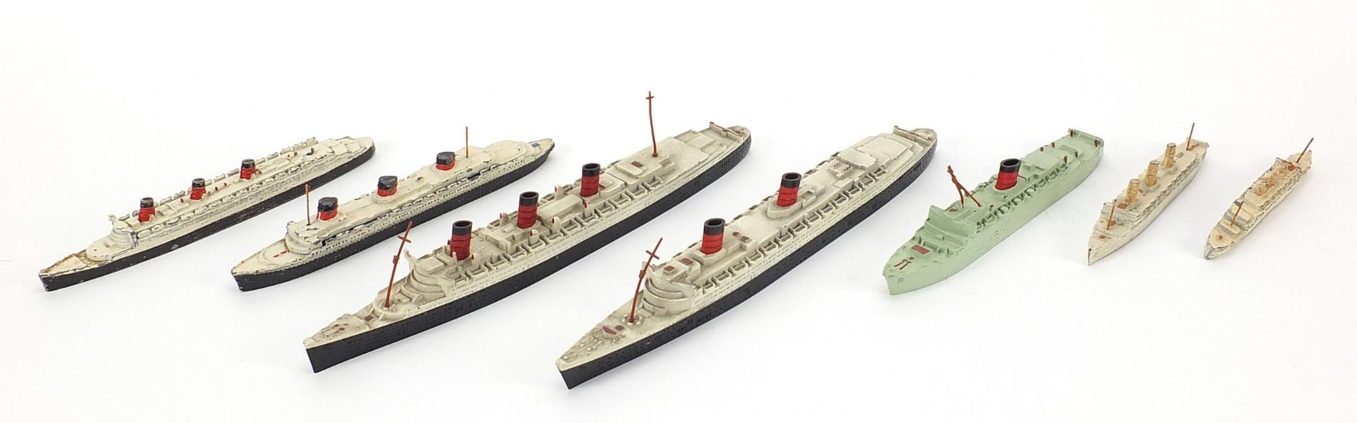 Seven Dinky and Tri-ang diecast metal ships - Image 4 of 5