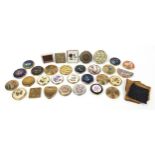 Thirty vintage ladies compacts, some with cases including Stratton and Vogue
