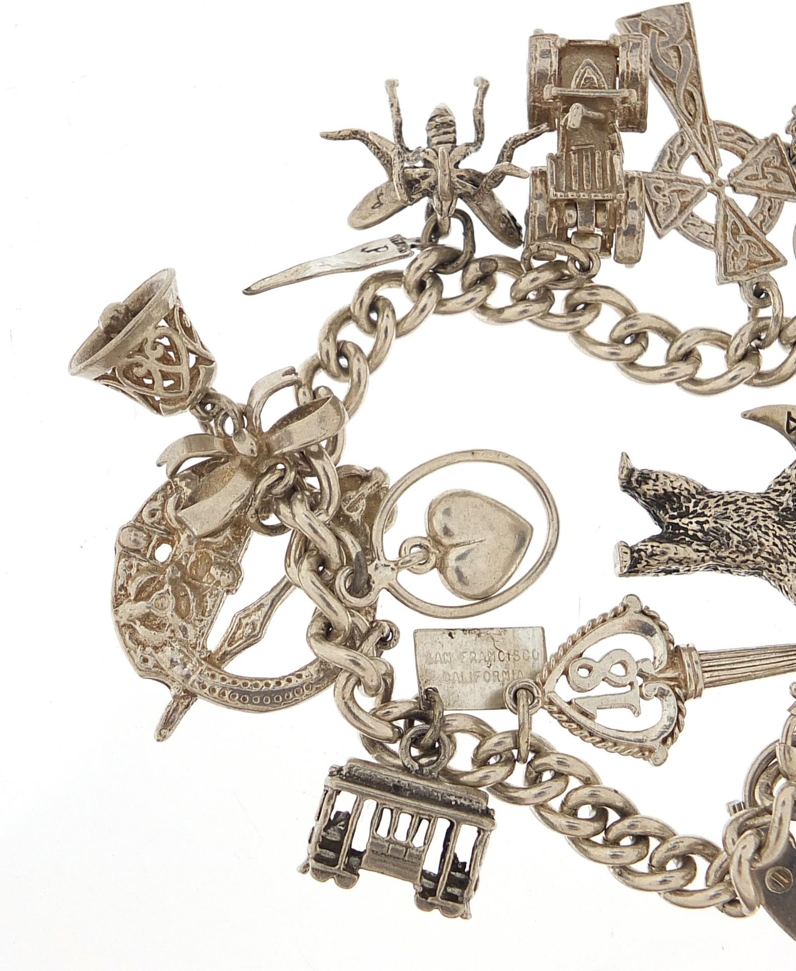 Silver charm bracelet with a selection of mostly silver charms, 16cm in length, 54.5g - Bild 2 aus 5