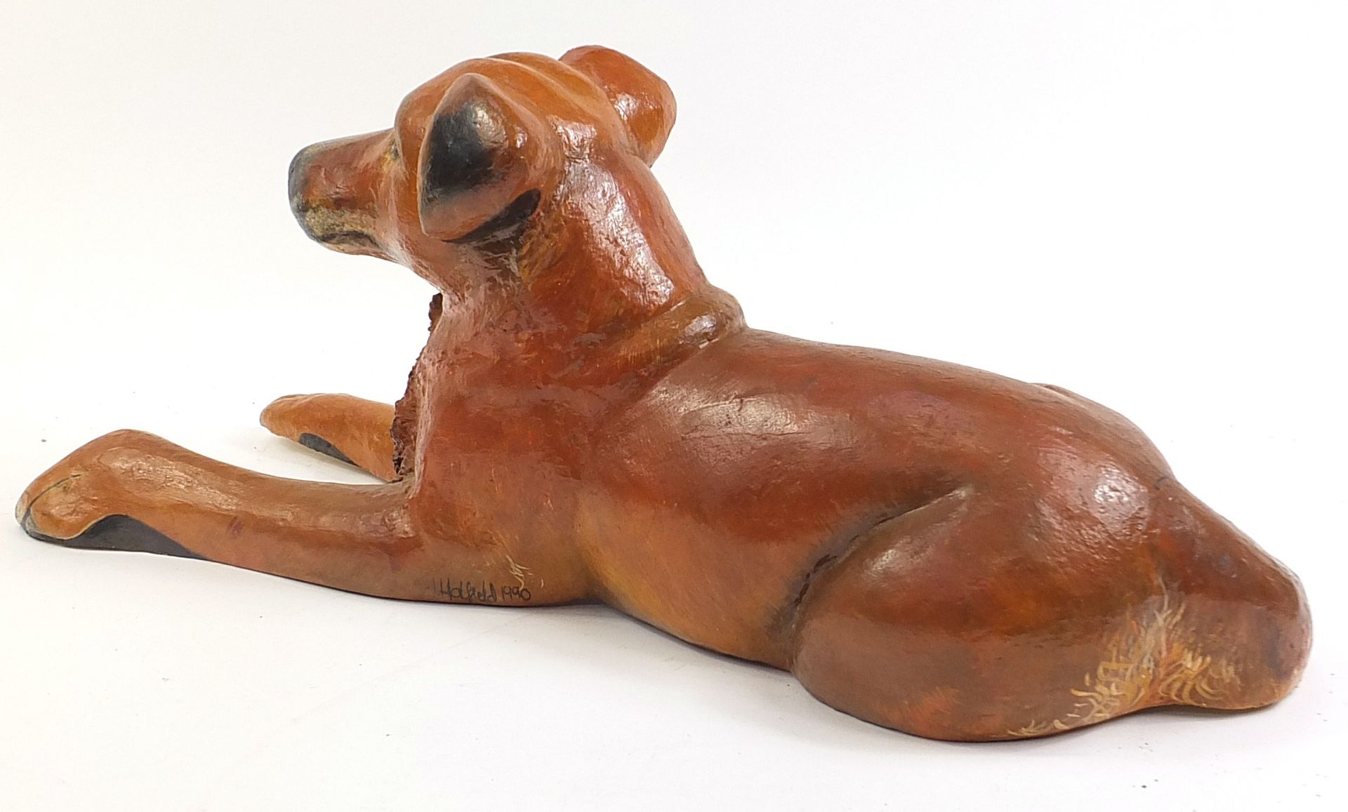 Large plaster recumbent dog, 75cm in length - Image 2 of 3