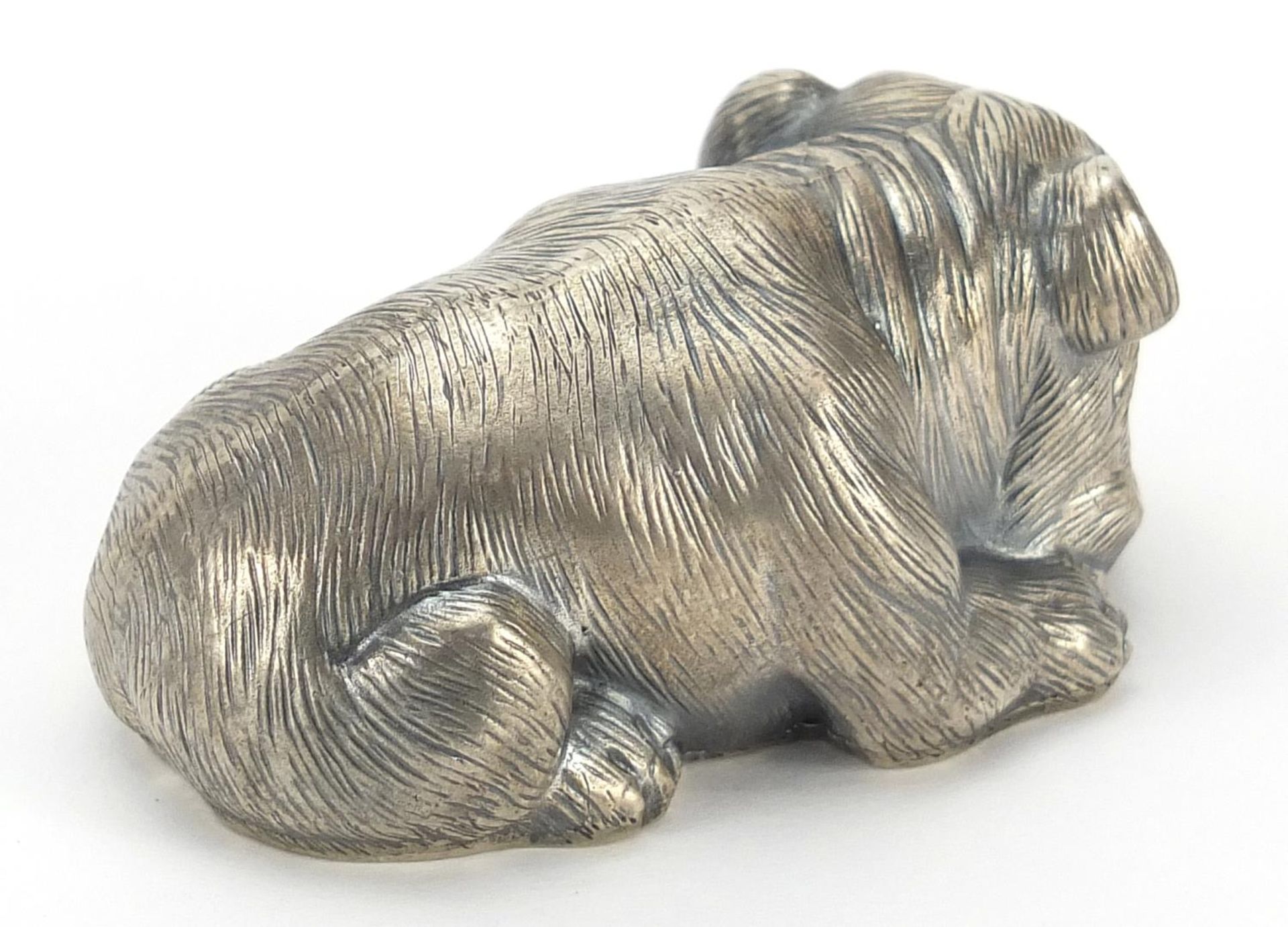 Silver recumbent Bulldog with ruby eyes, impressed Russian marks to the base, 6.5cm in length, 60.2g - Bild 2 aus 4