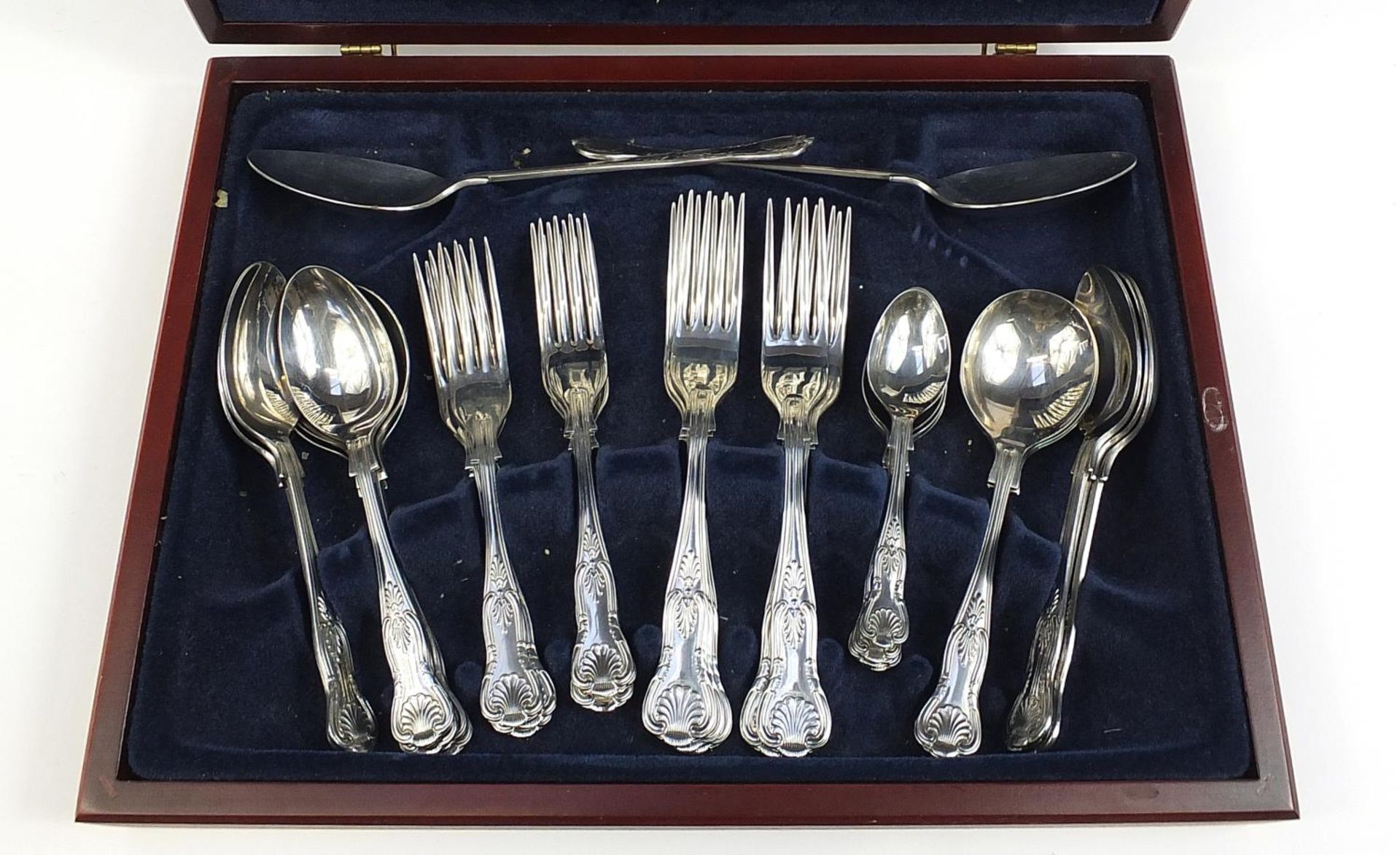 Six place canteen of Sheffield silver plated cutlery, 39cm wide - Image 3 of 7