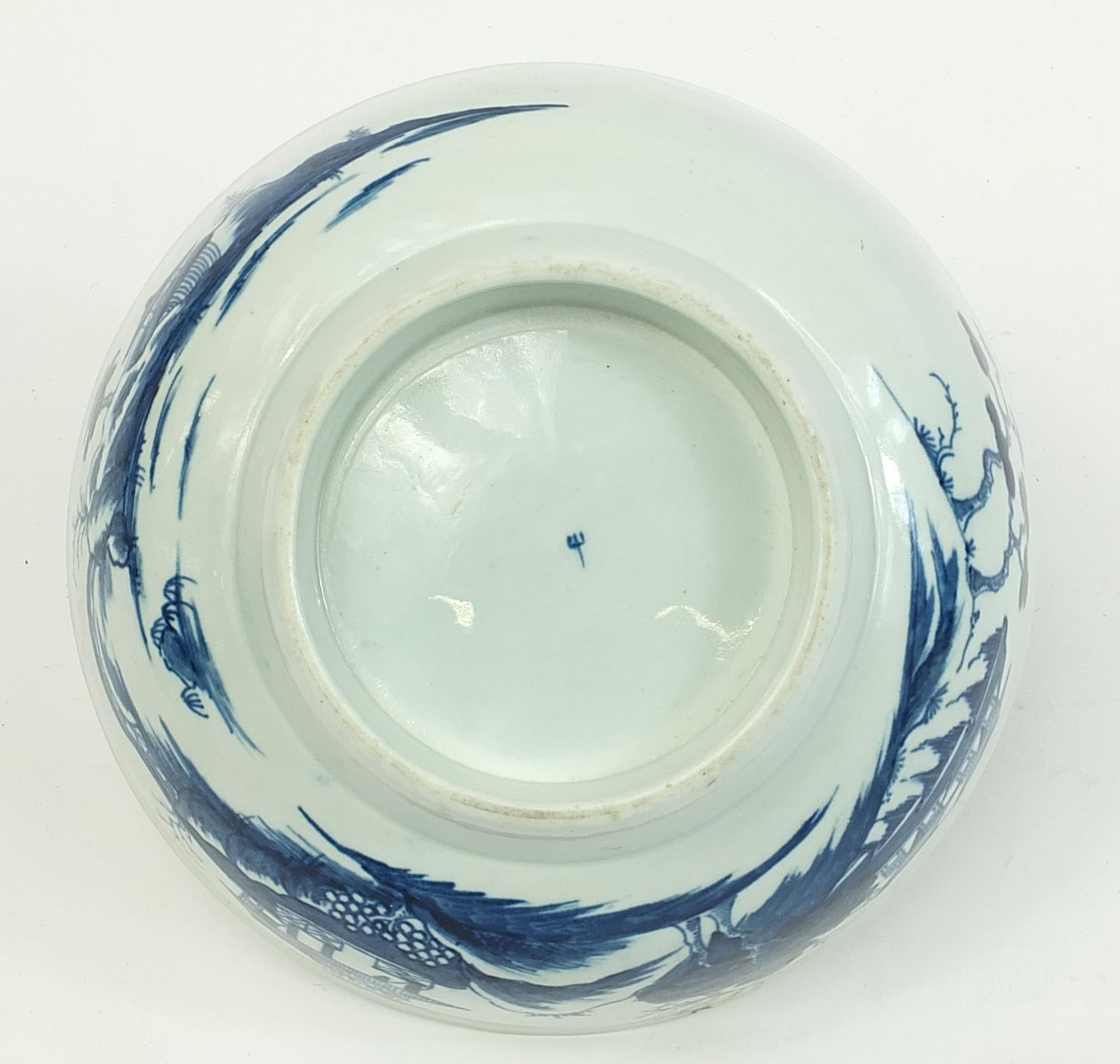 19th century English blue and white porcelain bowl hand painted in the chinoiserie manner with a - Image 3 of 3
