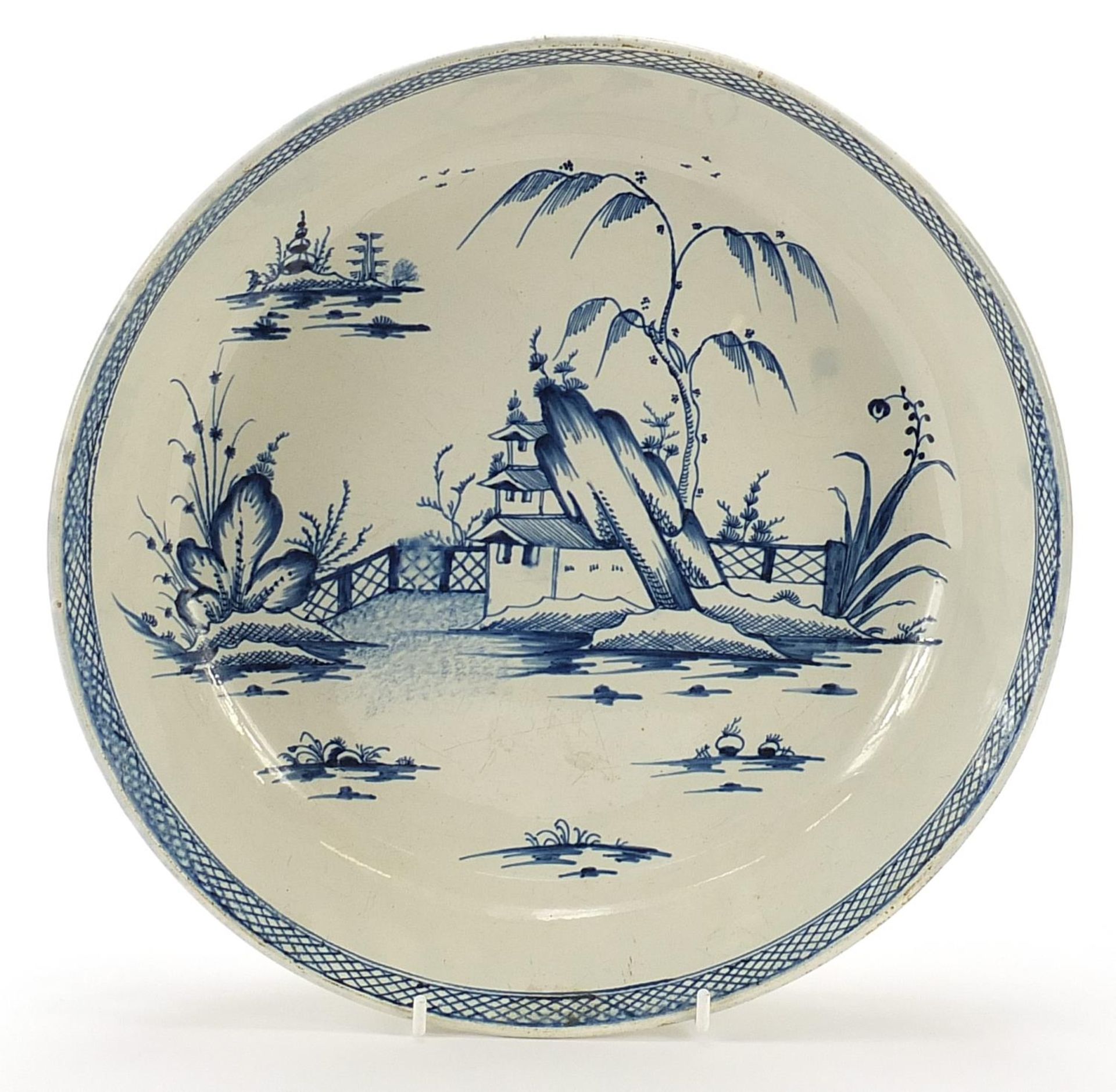 Late 18th century pearlware salad bowl, possibly Liverpool, hand painted with a Chinese scene, 28.