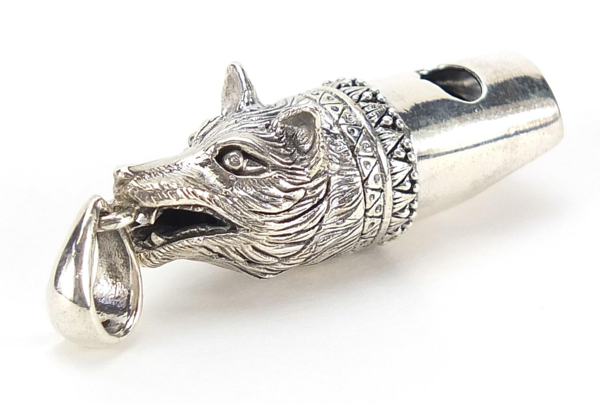 Novelty silver fox head whistle, 4.5cm in length, 11.5g