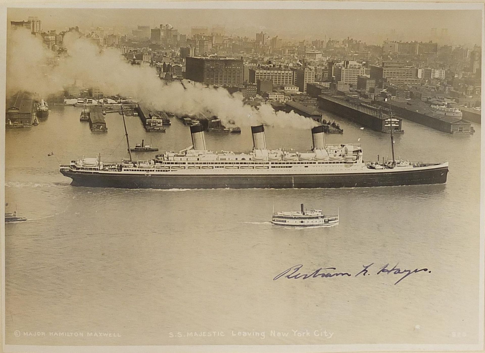 Early 20th century naval interest ephemera arranged in an album including photographs, postcards, - Image 7 of 8
