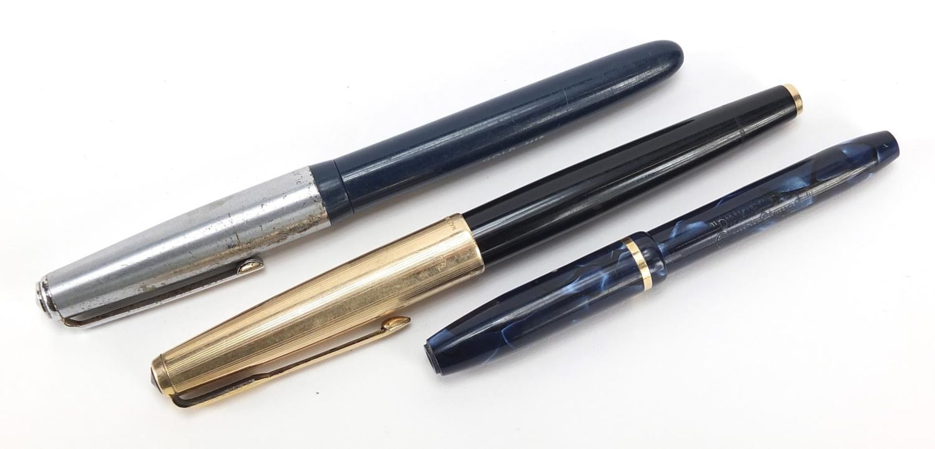 Three vintage Parker and Conway Stewart fountain pens including a blue marbleised example - Image 3 of 4