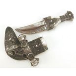 Omani Jambiya dagger with unmarked silver mounts, 19cm in length