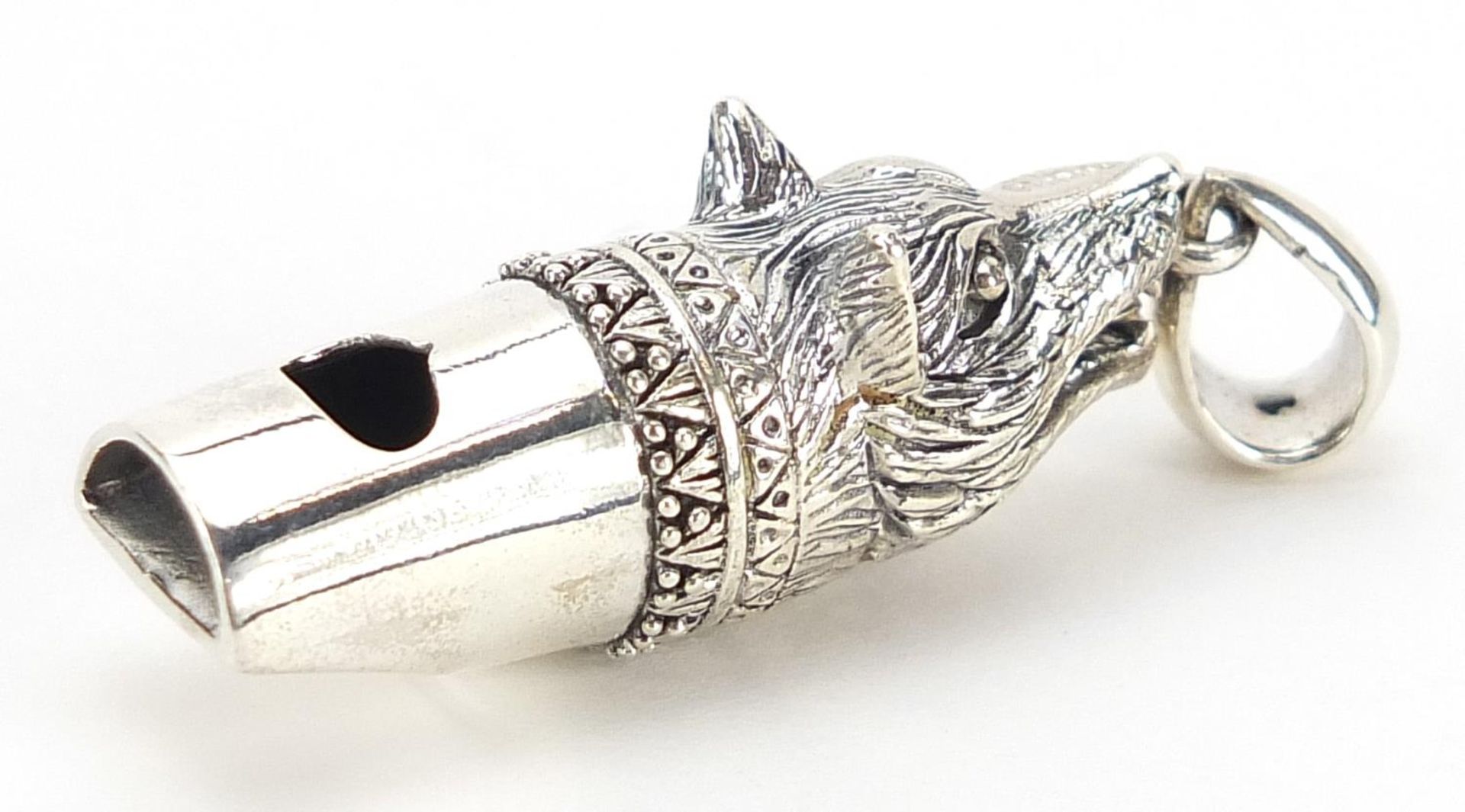 Novelty silver fox head whistle, 4.5cm in length, 11.5g - Image 2 of 4