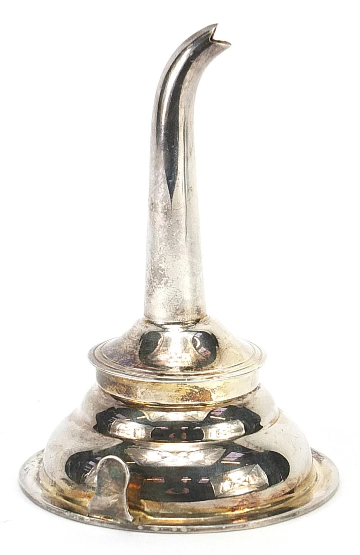 Camelot Silverware Ltd, silver wine funnel, Sheffield 1994, 12.5cm high, 110.7g - Image 3 of 4