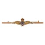 Military interest 9ct gold and enamel RAF sweetheart brooch, 5.0cm wide, 2.8g