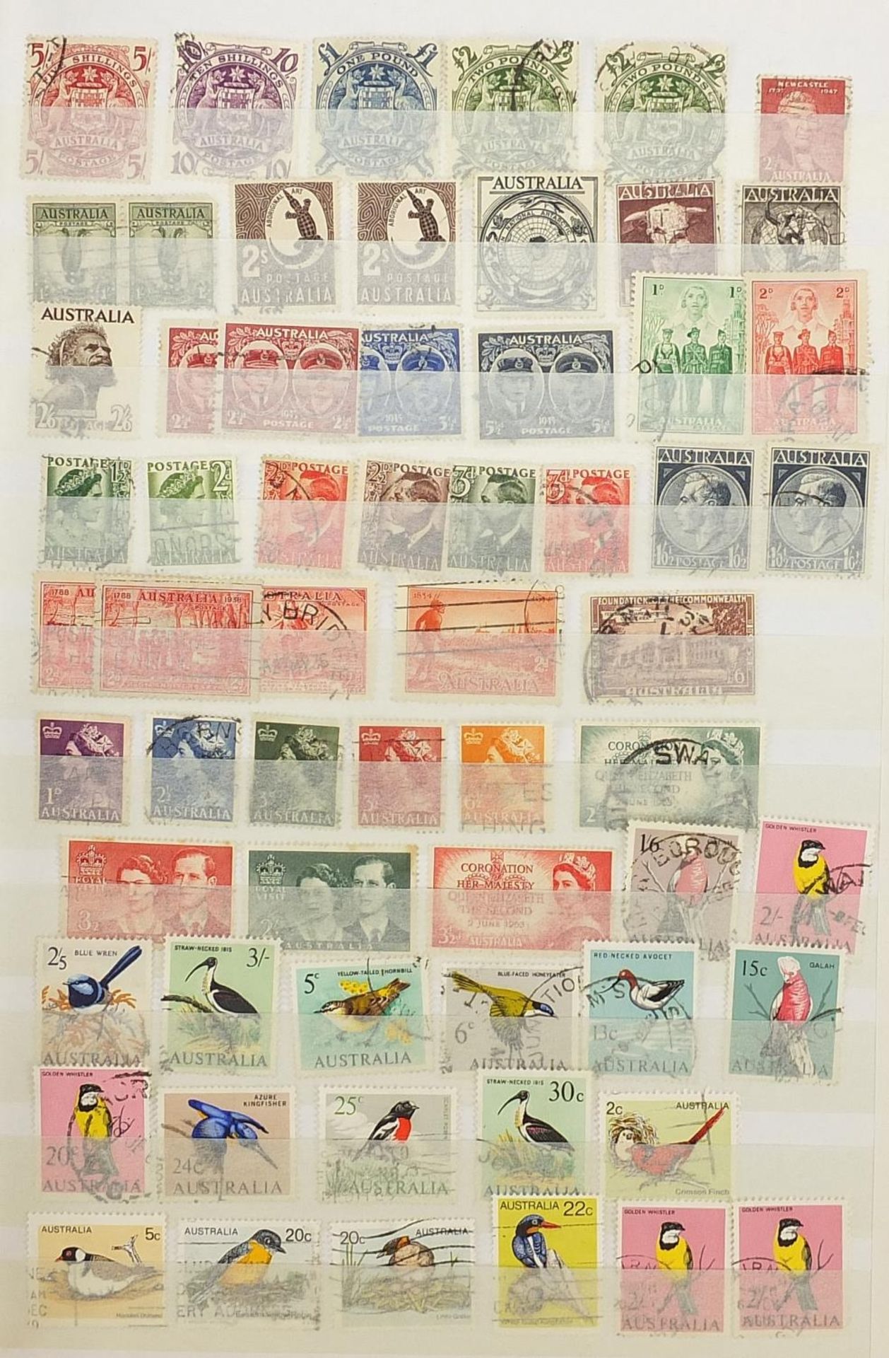 Collection of Australian stamps arranged in an album including early Victorian single state issues - Bild 2 aus 5