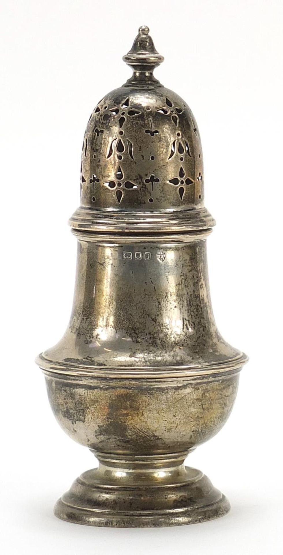 Edward Barnard & Sons Ltd, George V silver baluster shaped sifter, 14.5cm high, 116.0g - Image 2 of 4