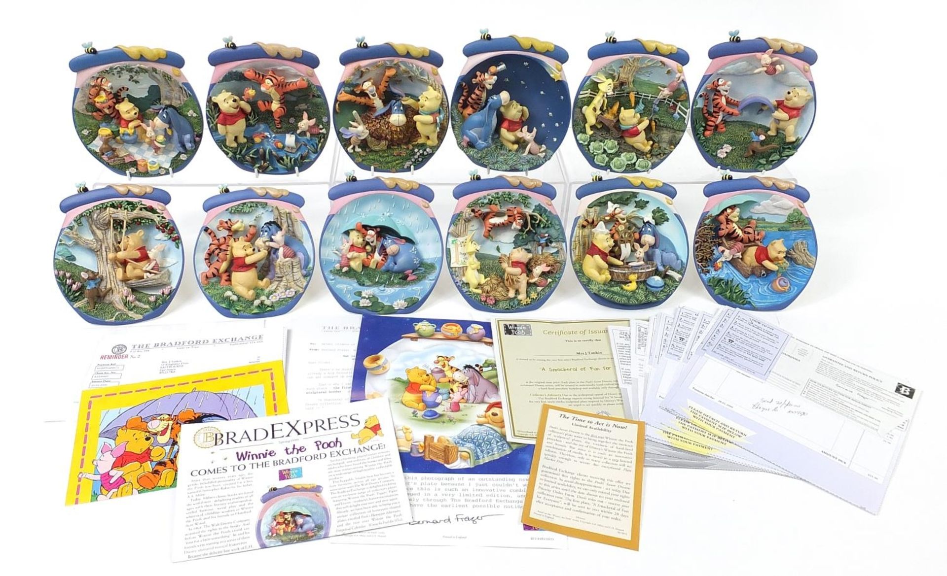 Set of twelve Winnie the Pooh collector's wall plaques by The Bradford Exchange, 17cm high - Image 4 of 6