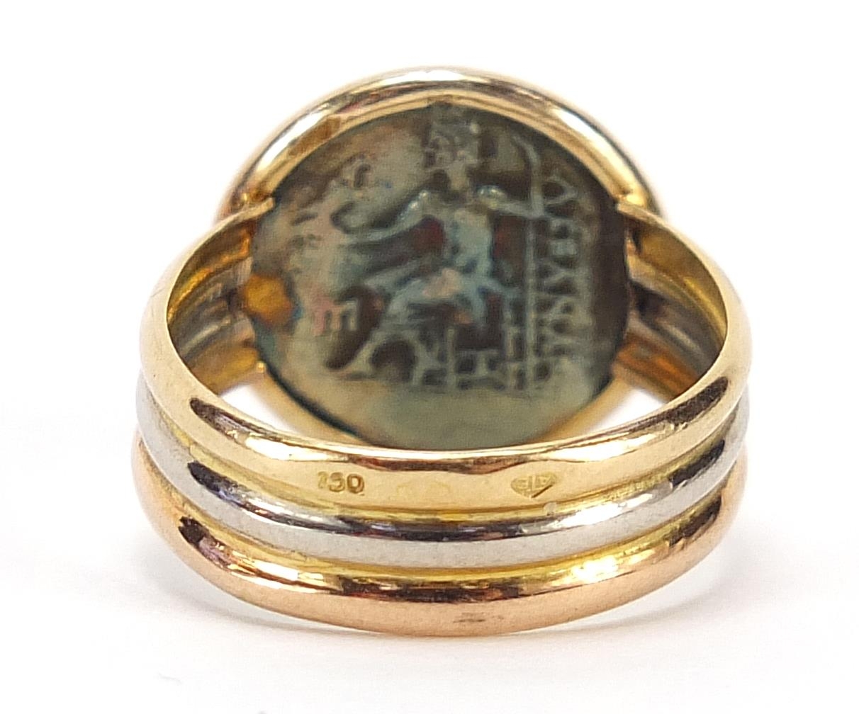 18ct three tone gold ring set with a roman coin, size E, 2.3g - Image 2 of 4