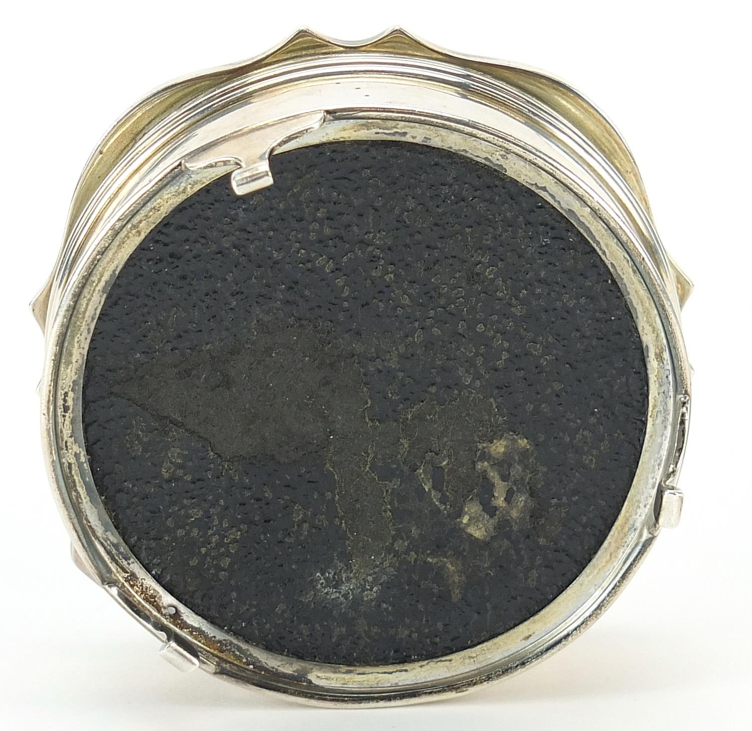 Elizabeth II circular silver jewel box with hinged lid raised on three feet, indistinct maker's mark - Image 4 of 5