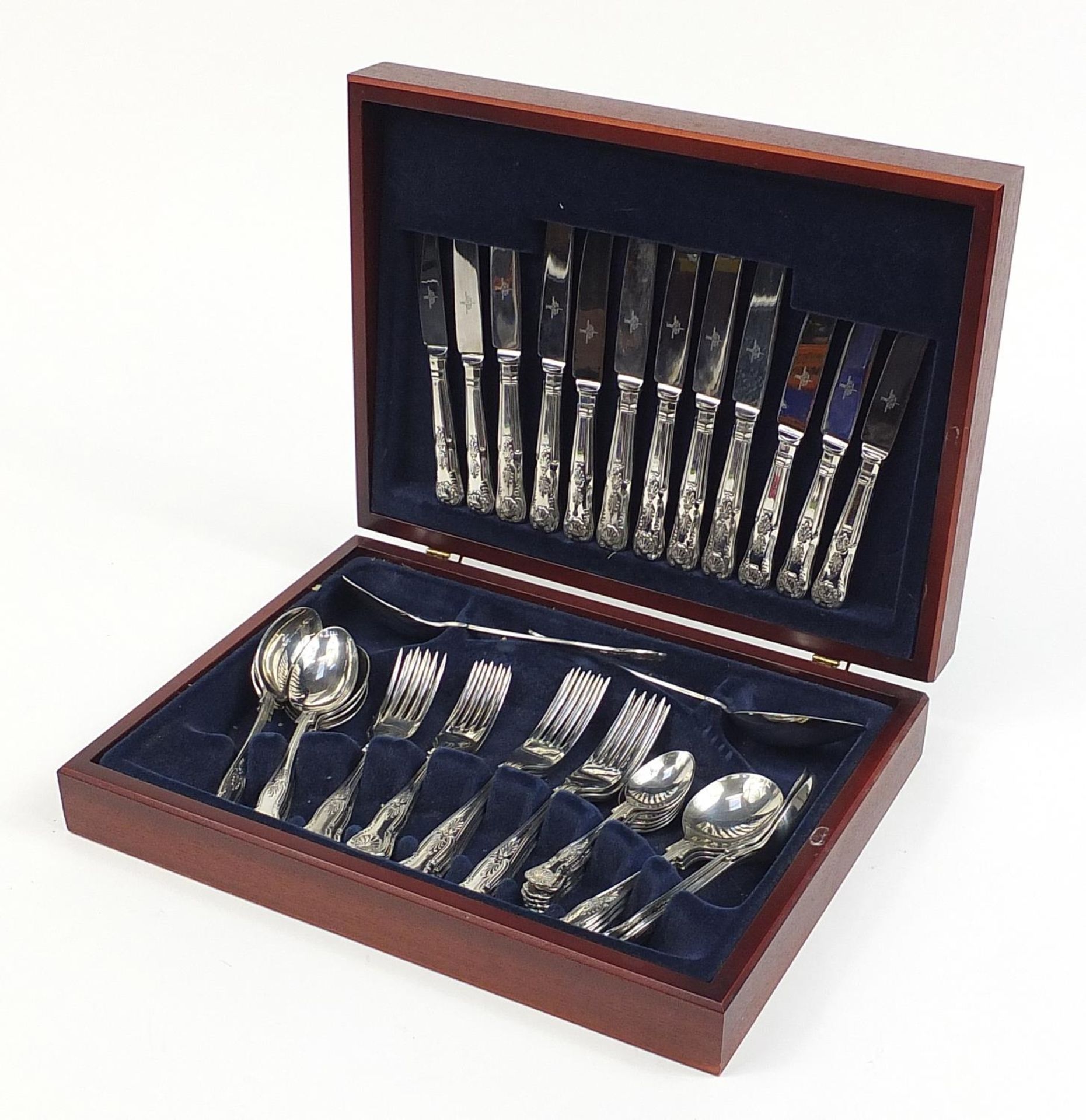 Six place canteen of Sheffield silver plated cutlery, 39cm wide