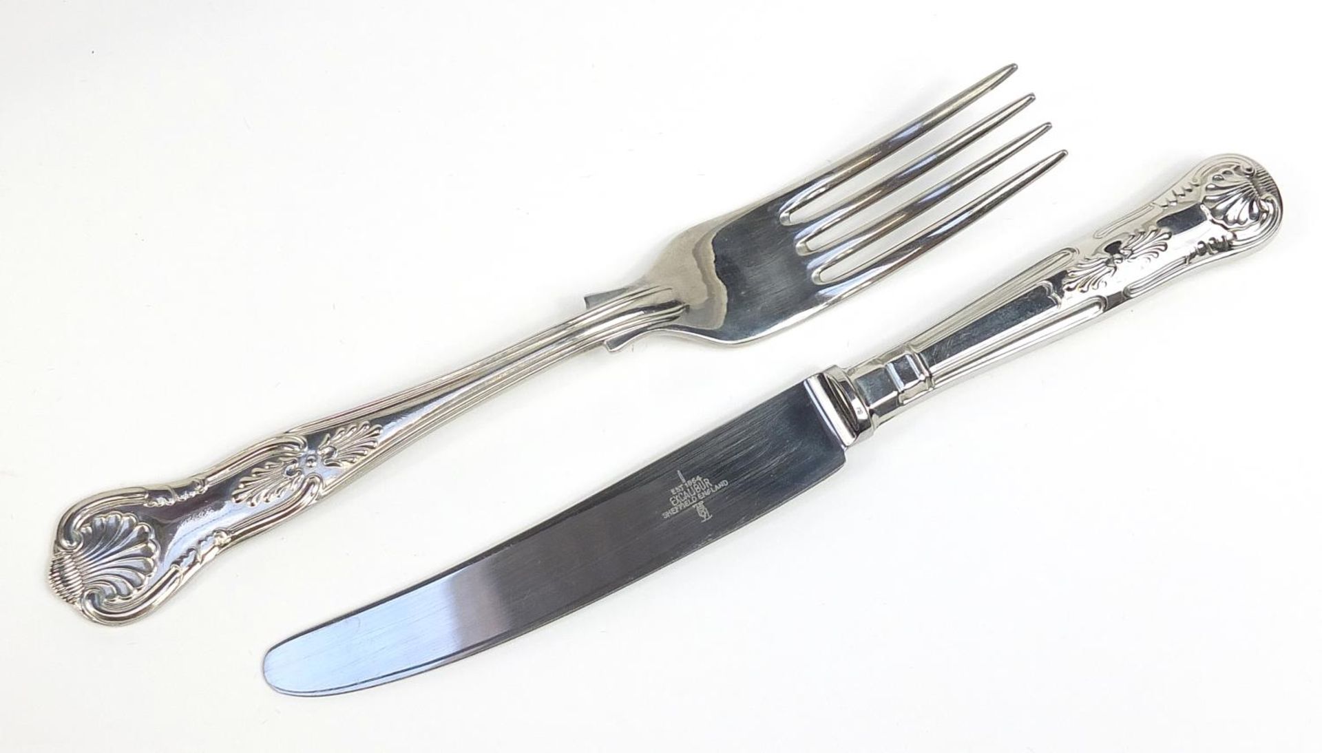 Six place canteen of Sheffield silver plated cutlery, 39cm wide - Image 4 of 7
