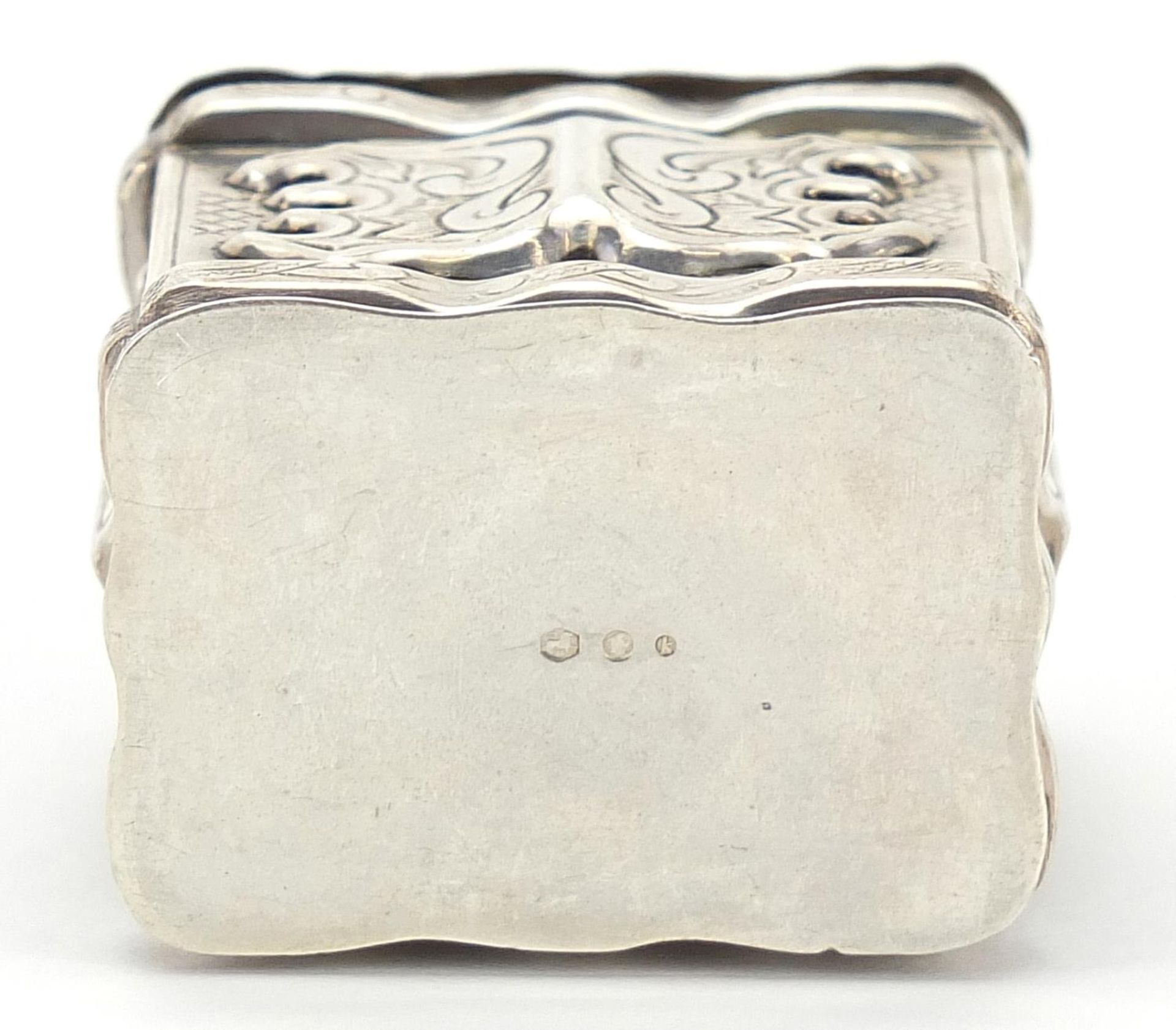 Dutch silver casket with hinged lid, 4.2cm high, 35.5g - Image 3 of 4