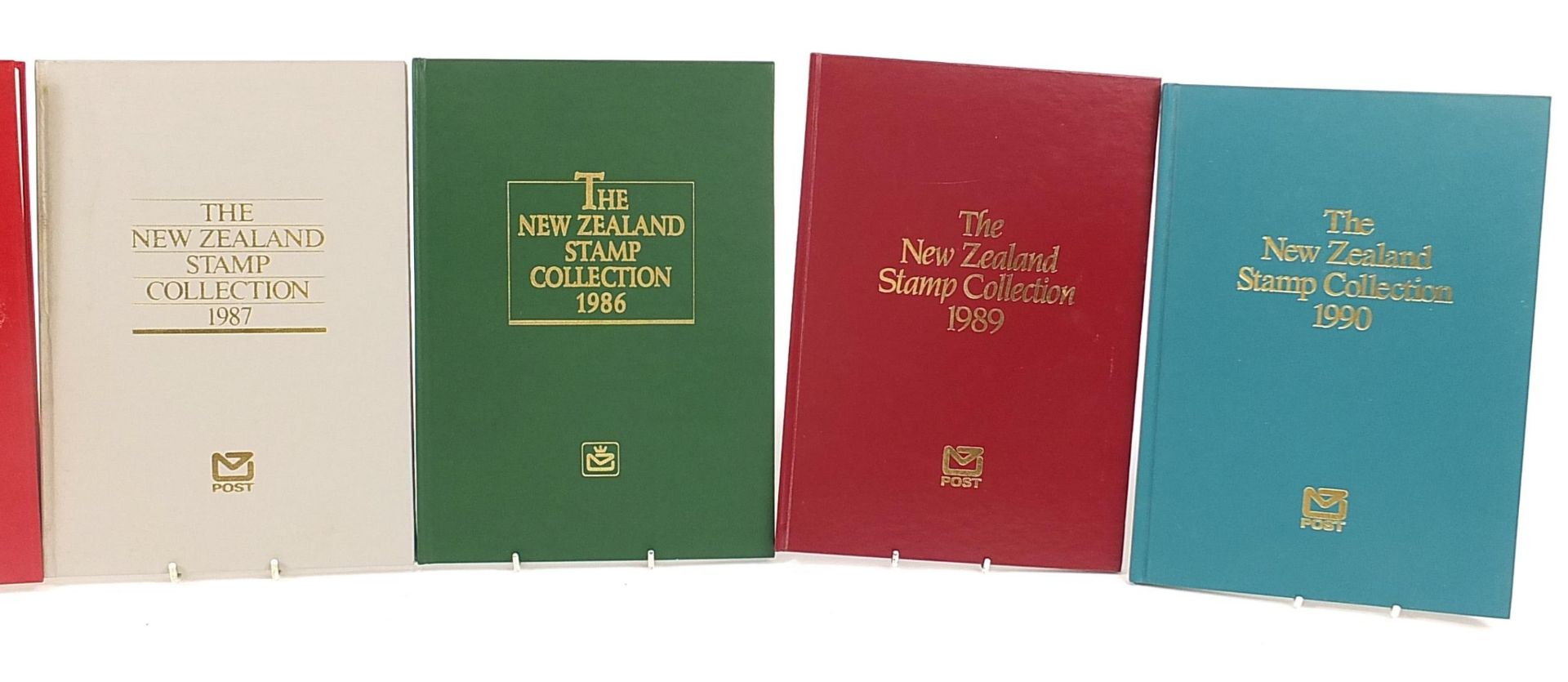 Collection of New Zealand stamps arranged in seven albums - Image 10 of 10