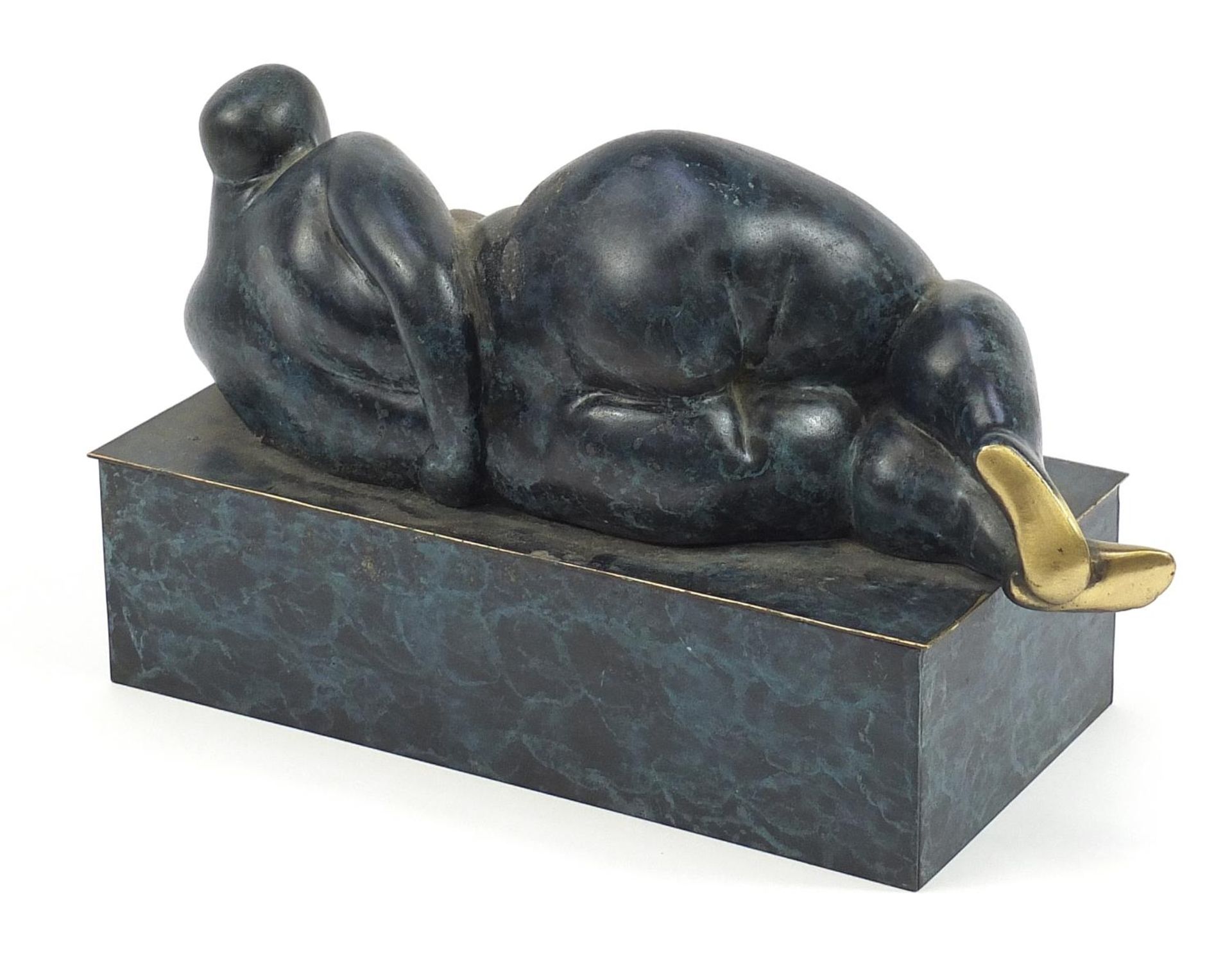 Modernist bronze sculpture of a nude female, 30cm in length - Image 2 of 3