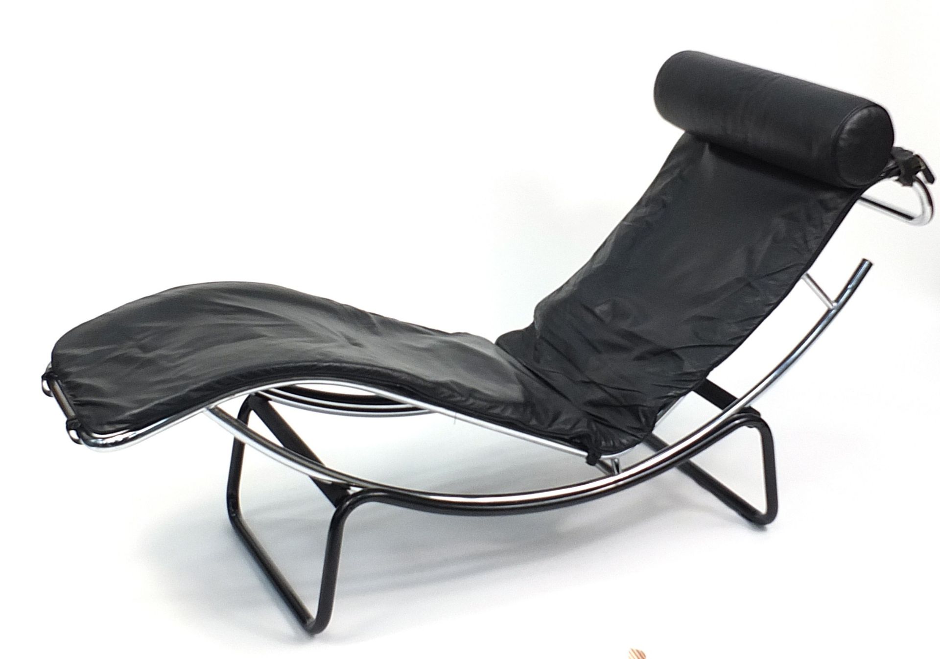 Le Corbusier LC4 chaise longue lounger, 160cm in length, 160cm in length