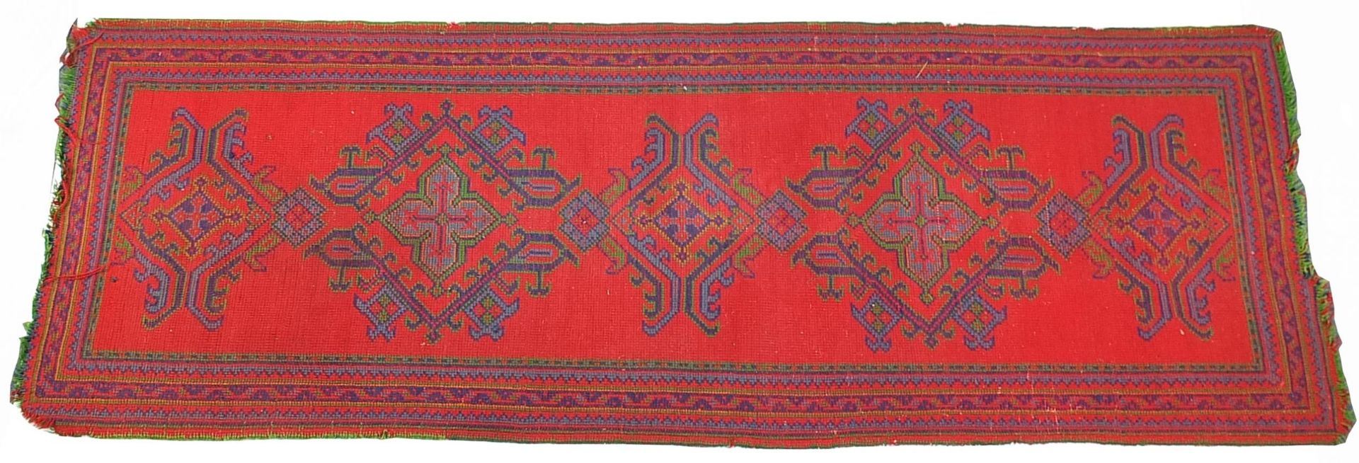 Middle Eastern red ground carpet runner, 275cm x 95cm - Image 2 of 2