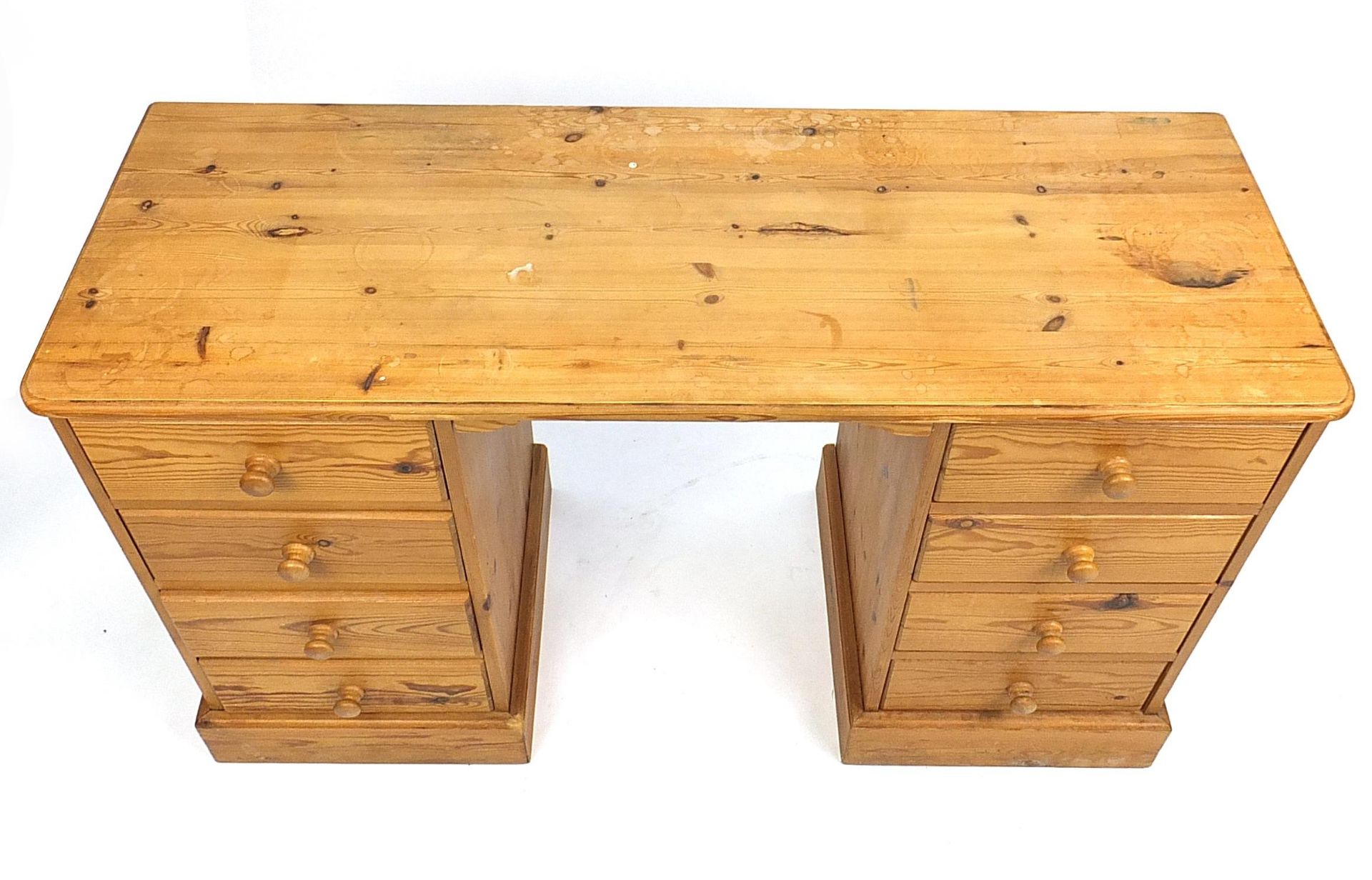 Pine dressing table with eight drawers, 77cm H x 126cm W x 46cm D - Bild 2 aus 3