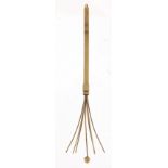 9ct gold propelling cocktail swizzle stick, 12cm in length extended, 6.5g