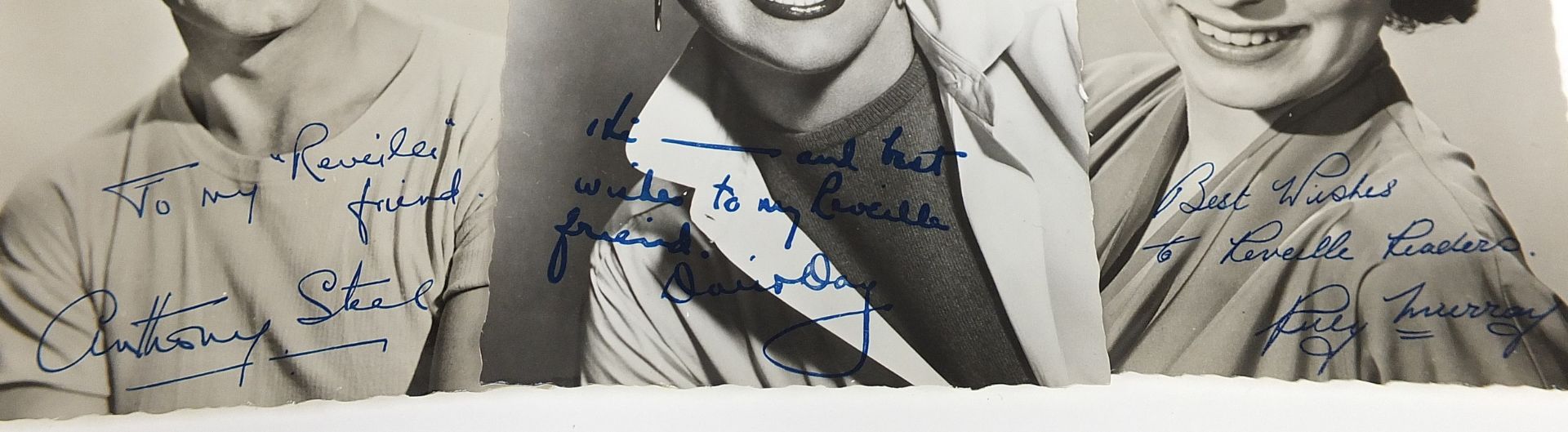 Autographs and film star photographs including a scrap book and autograph album - Bild 9 aus 14