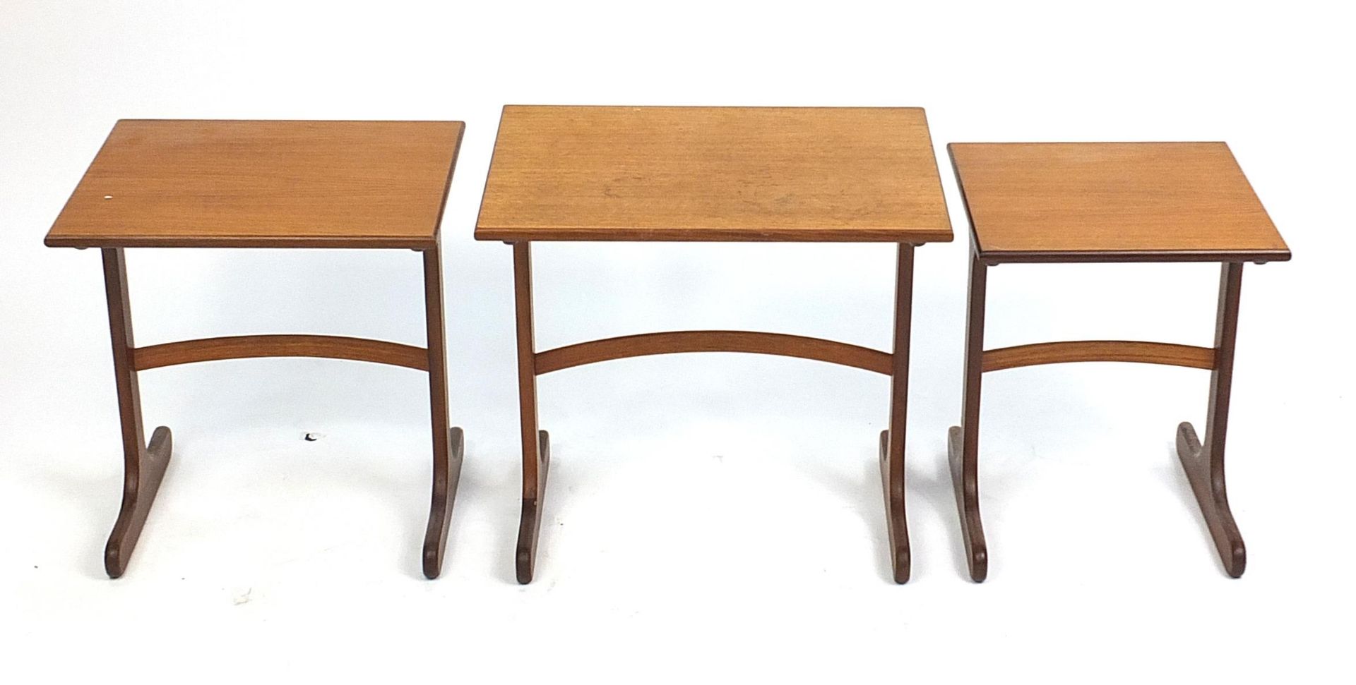 Two nests of three occasional tables, the largest 52cm H x 56cm W x 40.5cm D - Bild 3 aus 3
