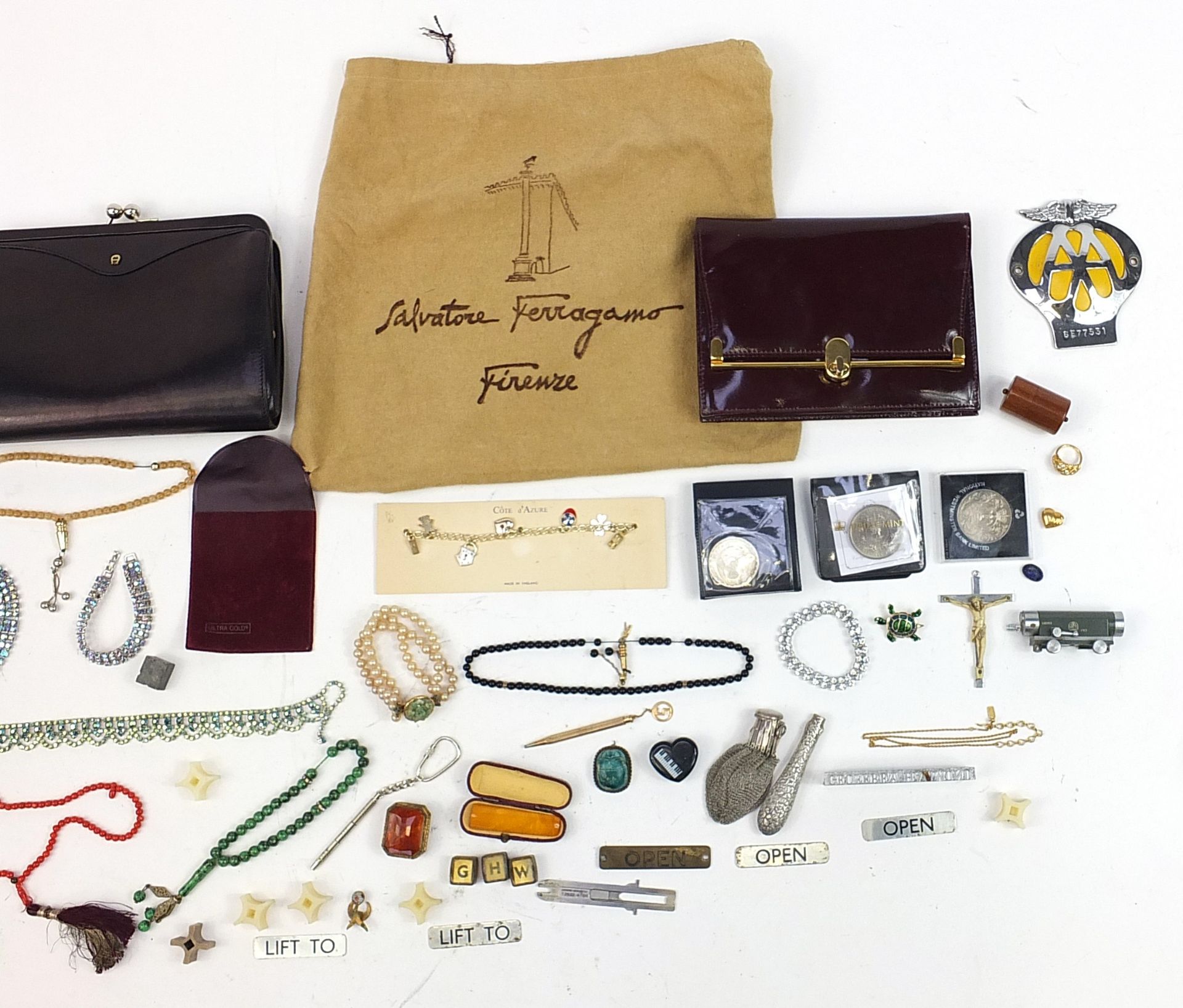 Costume jewellery and sundry items including amber coloured cheroot, ladies clutch bags, AA car - Image 6 of 10