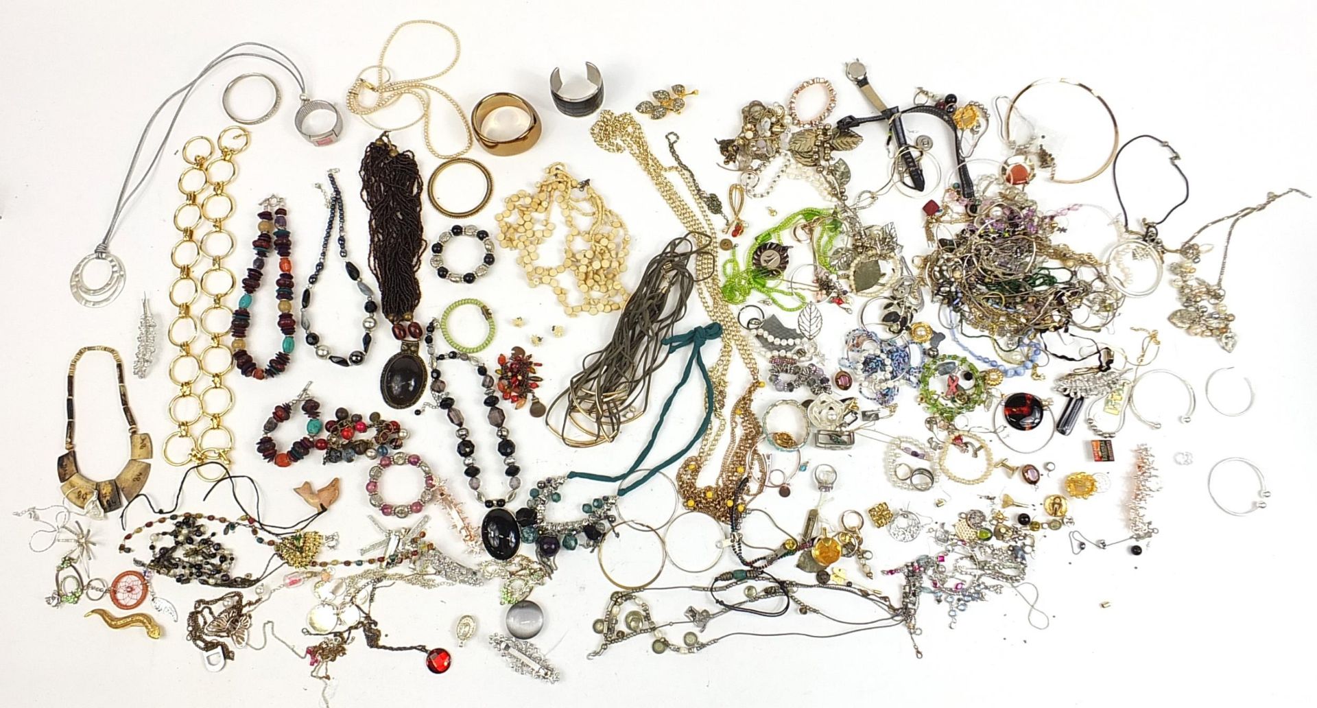 Vintage and later costume jewellery including brooches, necklaces, bracelets and cufflinks