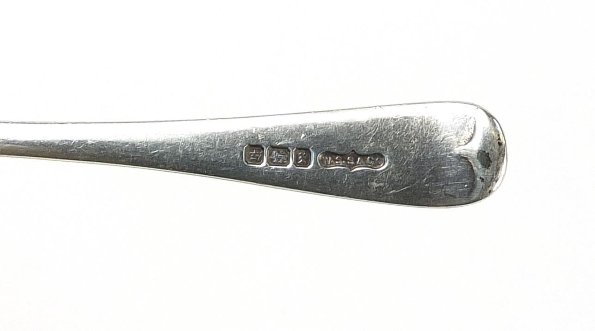 W S Savage & Co, set of six silver teaspoons and sugar tongs housed in a fitted case, Sheffield - Image 5 of 6