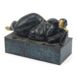 Modernist bronze sculpture of a nude female, 30cm in length