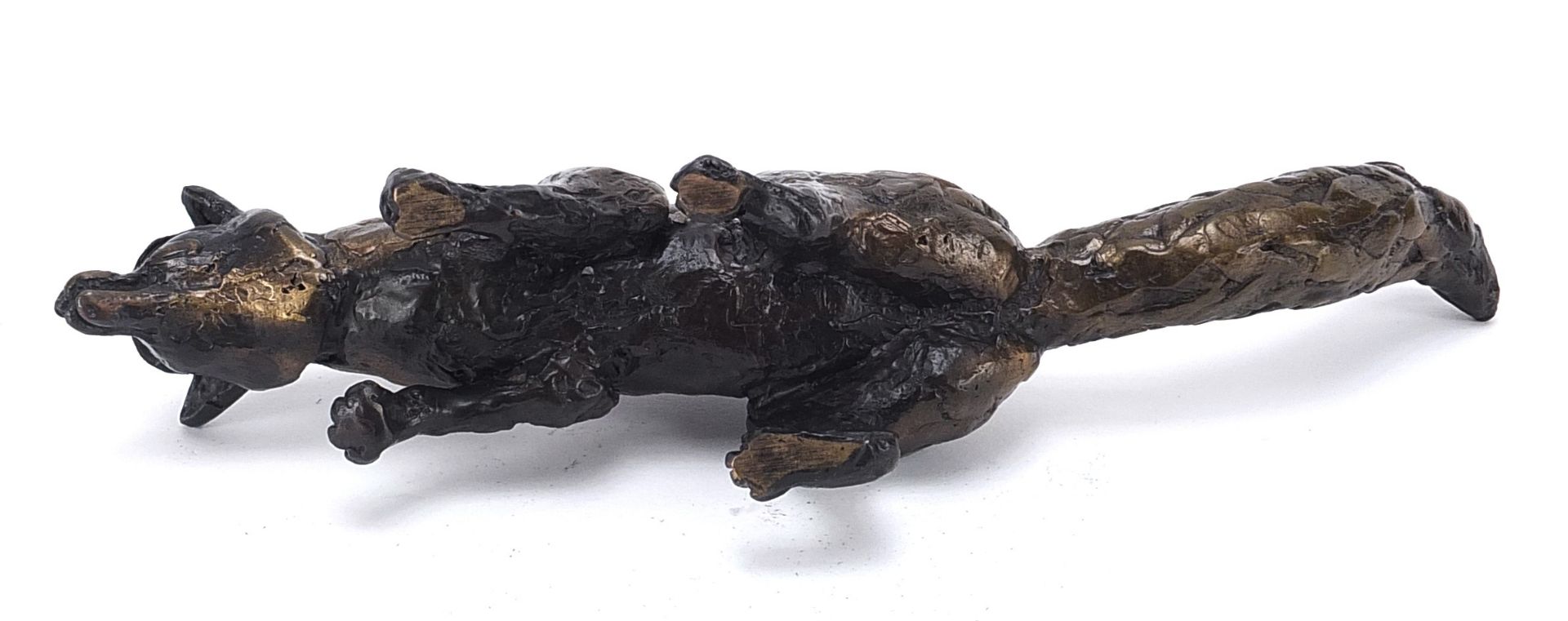 Contemporary Linda Frances patinated bronze study of a fox, 20.5cm in length, 22.5cm in length - Bild 3 aus 4