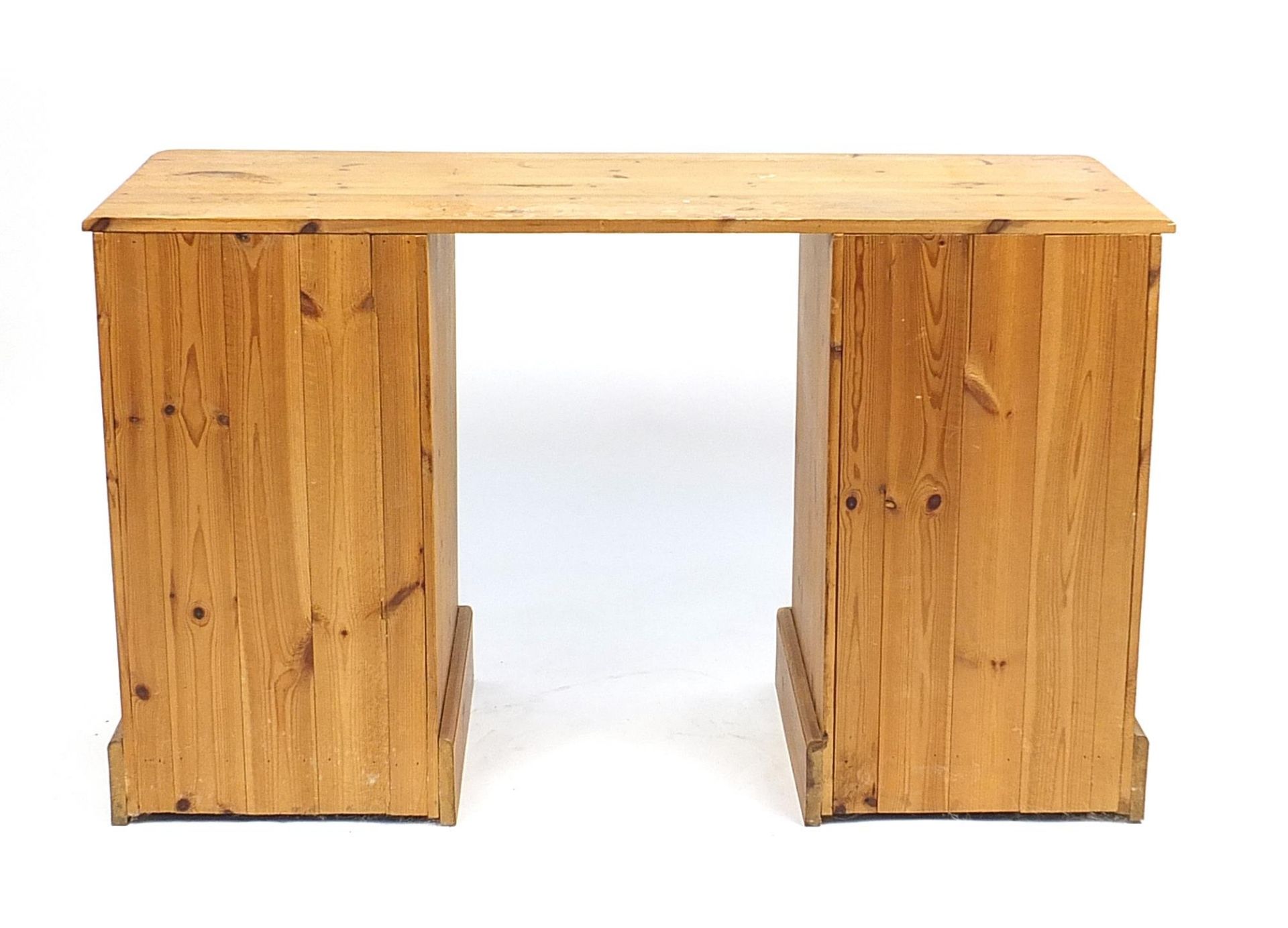 Pine dressing table with eight drawers, 77cm H x 126cm W x 46cm D - Bild 3 aus 3