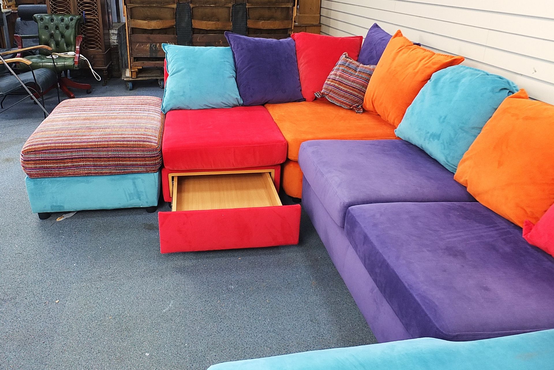 Contemporary DFS Skittle modular sofa with five sections, 88cm H x 330cm W x 240cm D as set up in - Bild 5 aus 10