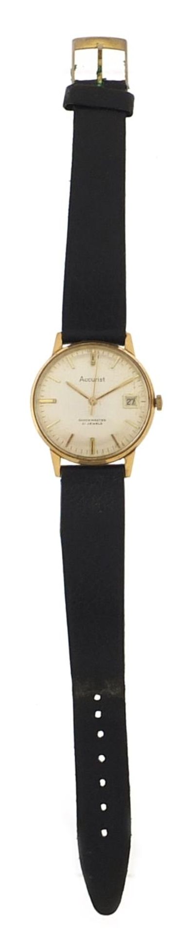 Accurist, gentlemen's 9ct gold wristwatch with date aperture, 34mm in diameter - Image 2 of 6