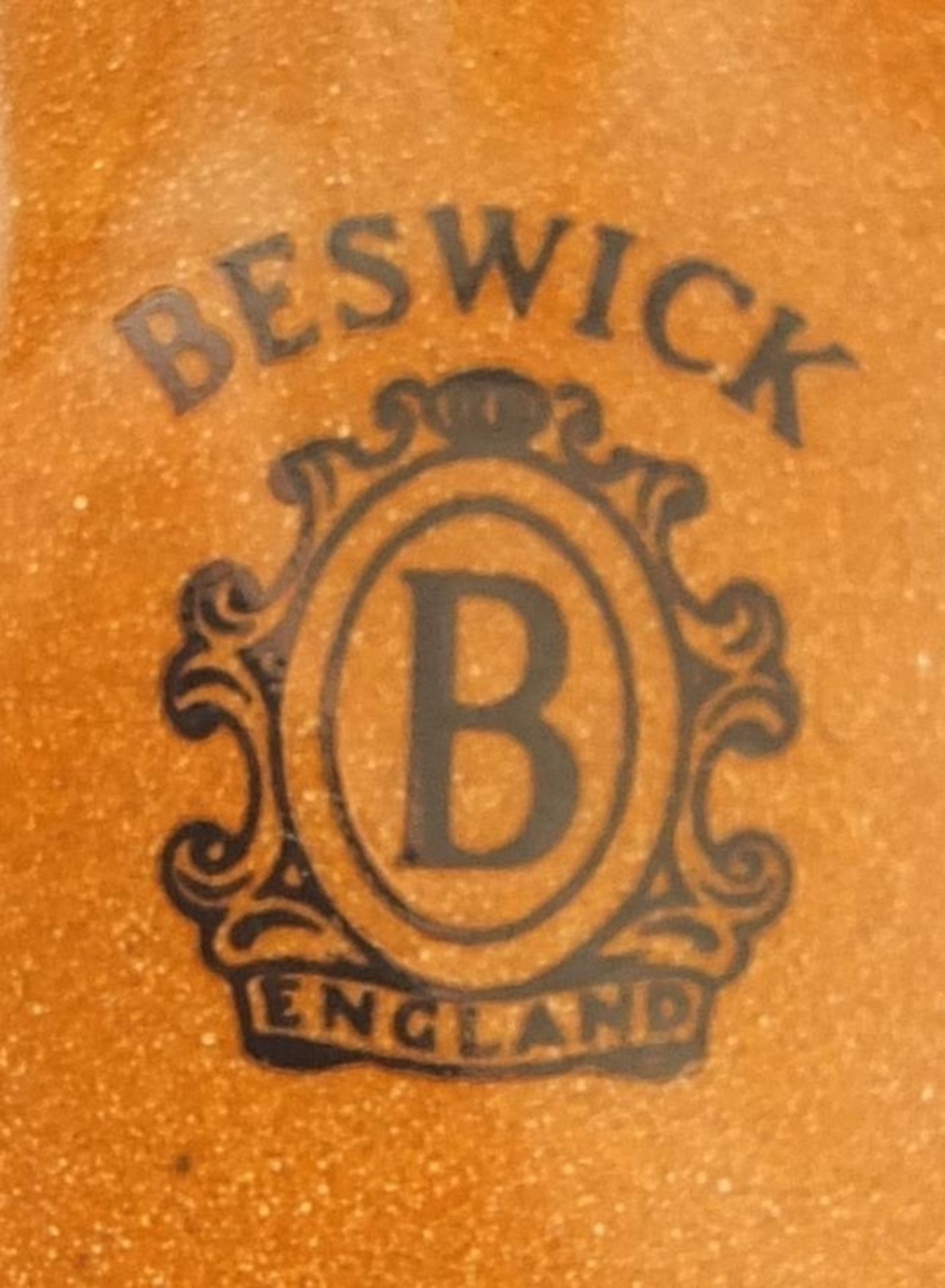 Beswick huntsman on horseback, 22cm in length - Image 4 of 4