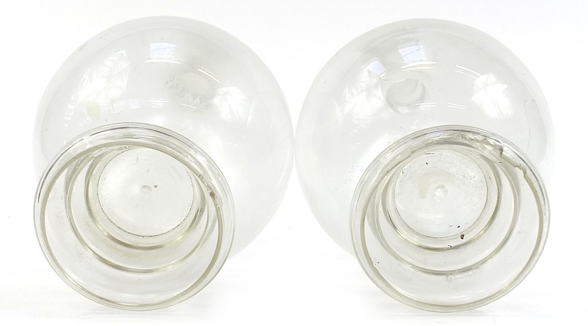 Pair of large 19th century apothecary glass jars with stoppers, each 81cm high - Bild 3 aus 3