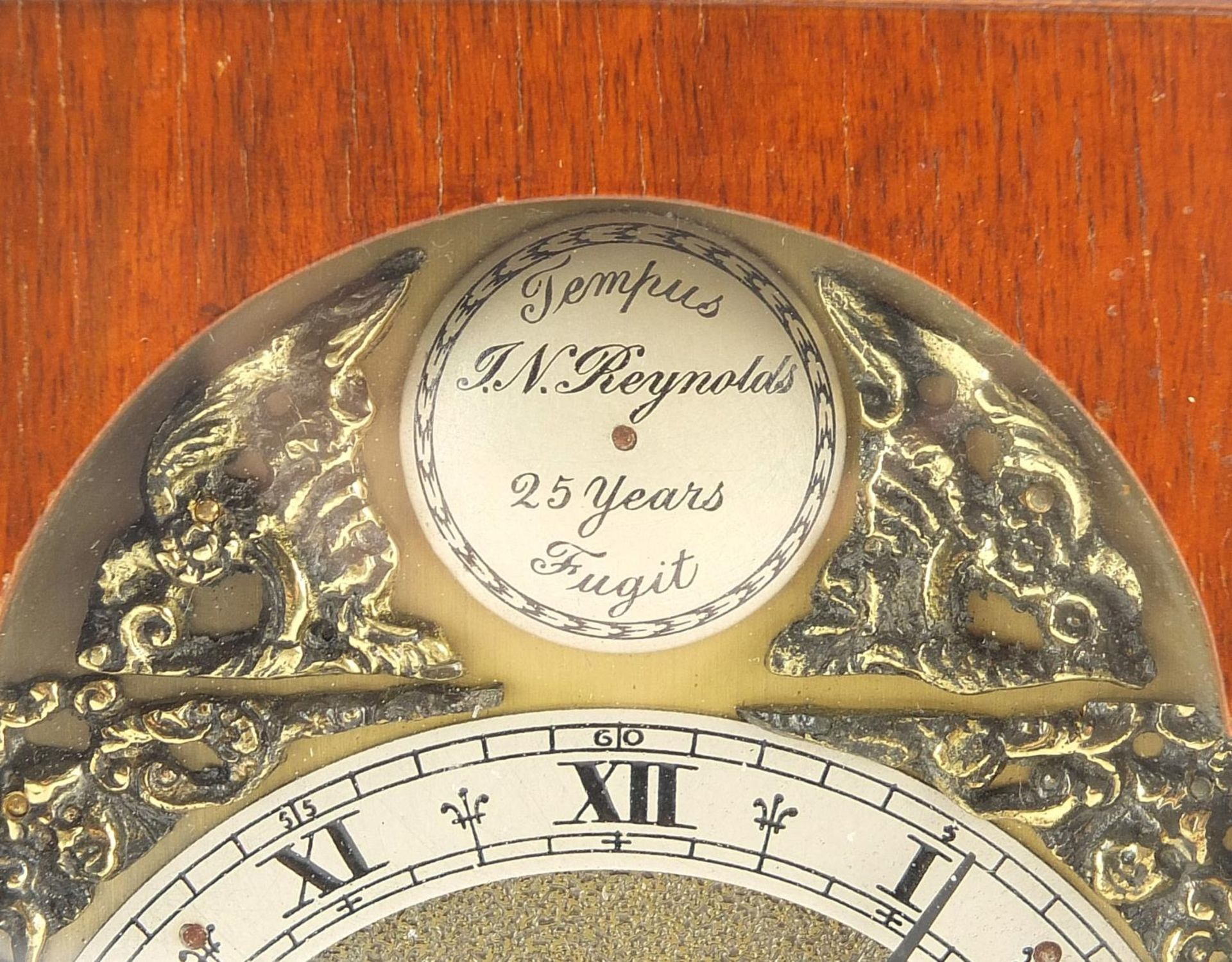 Tempus Fugit mahogany cased mantle clock inscribed J N Reynolds 25 years, 23cm high - Bild 2 aus 5