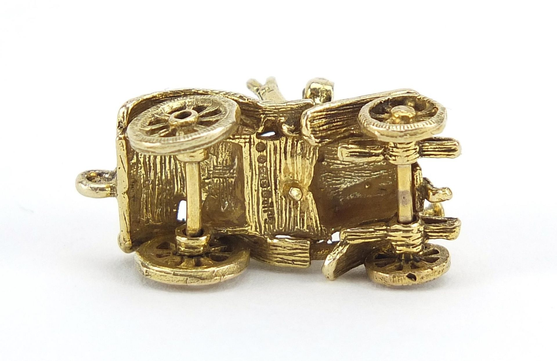 9ct gold classic car charm, 2.2cm in length, 4.5g - Image 3 of 4