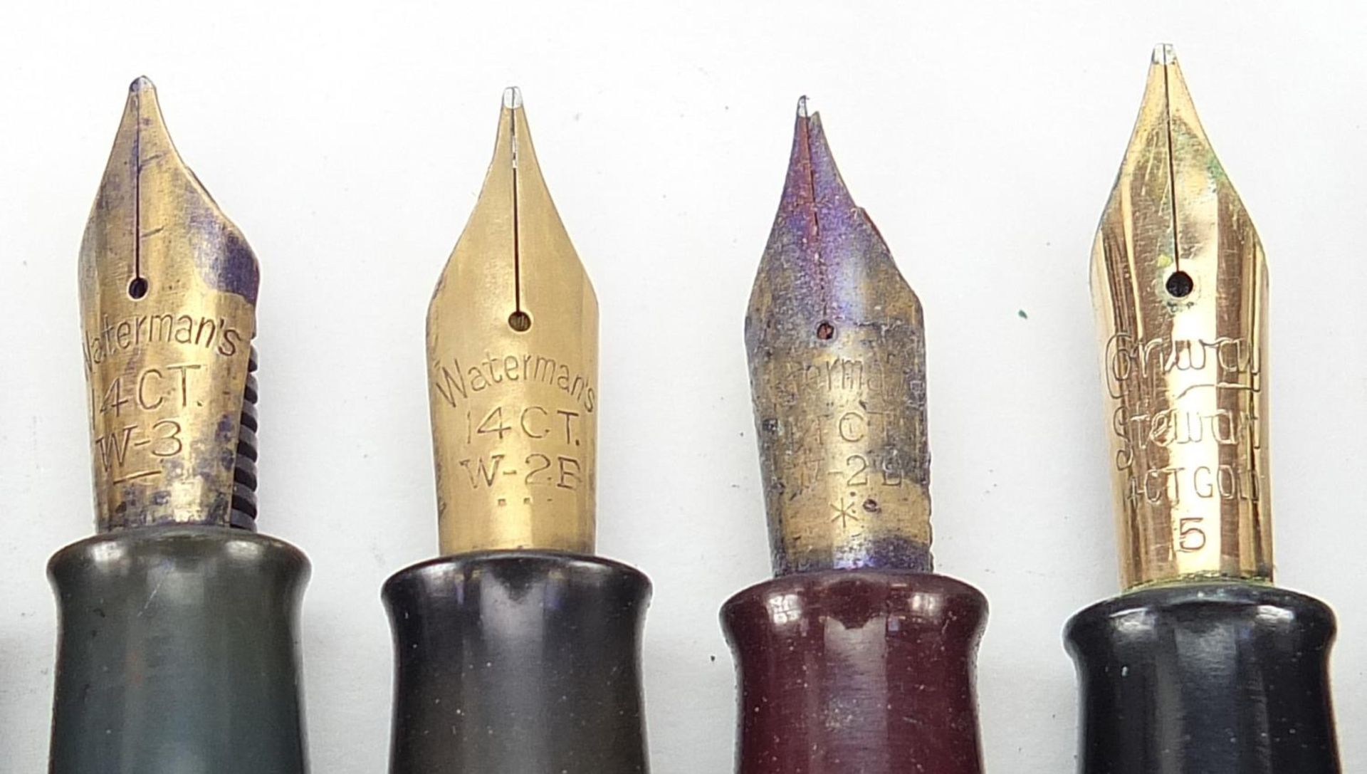 Ten vintage fountain pens with gold nibs, some marbleised including Watermans, Parker and Conway - Image 6 of 8